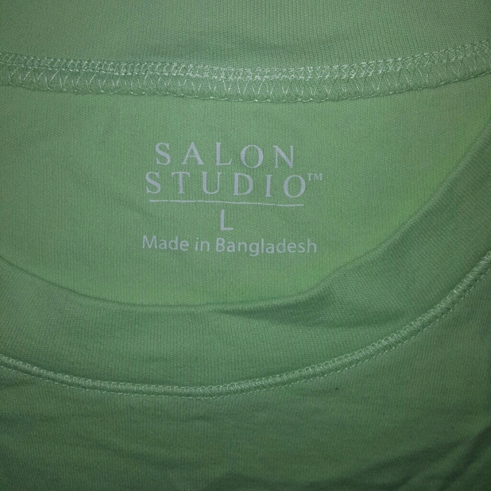 Salon studio Lime Green Button accented Tee - Picture 7 of 7